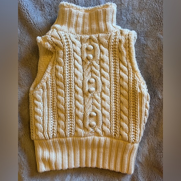 24mo sweater vest - Picture 3 of 3